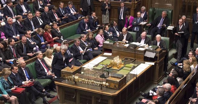 Долната камара на британския парламент беше принудена да приключи работа