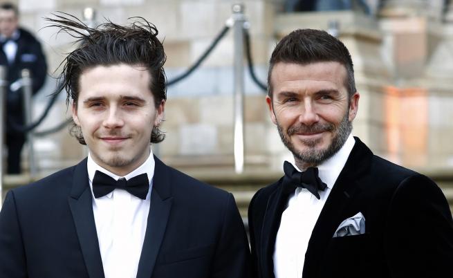  Като близнаци: татко и наследник дружно на аления килим (СНИМКИ) 