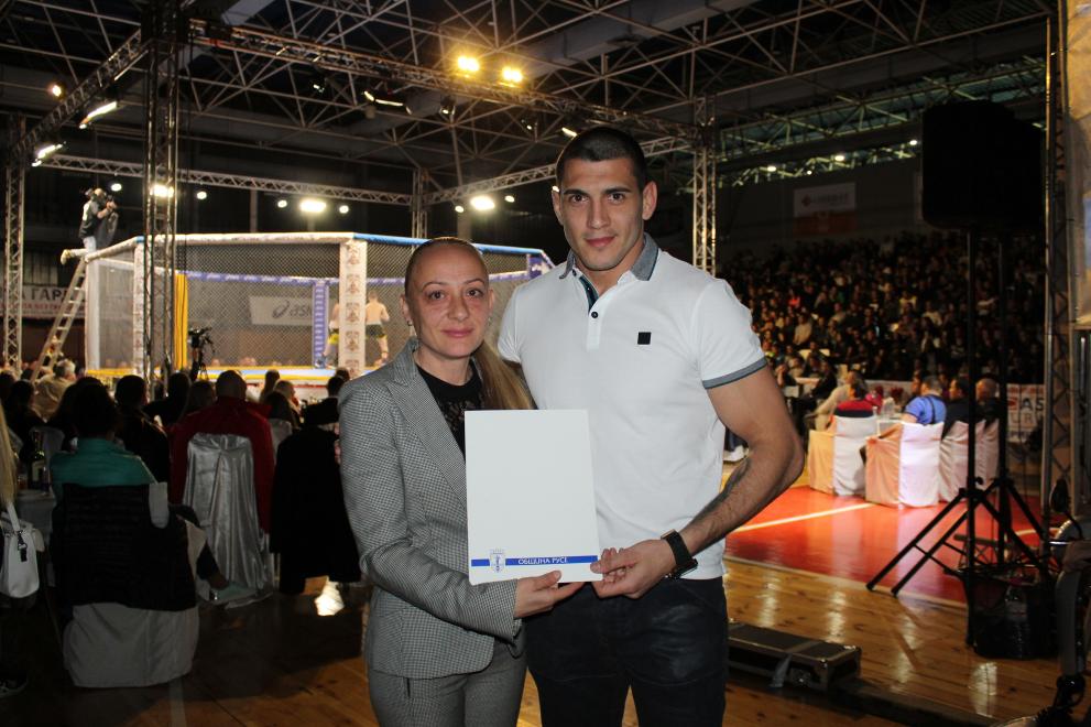 Наталия Кръстева поздрави участниците в Ruse Fight Night
