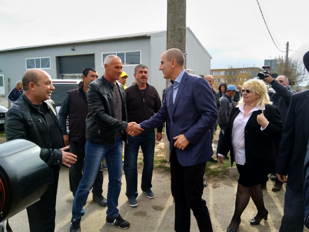 Цветан Цветанов посети тервелското село Зърнево, където 139 души станаха членове на ГЕРБ