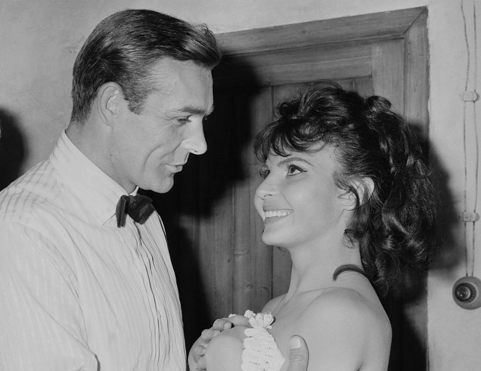 В "От Русия с любов"(1963) тя се превъплъти в ролята на приятелката на агента Керим Бей, който помага на Бонд в мисията му в Истанбул