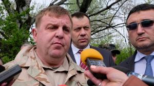 Министърът на отбраната Красимир Каракачанов и вътрешният министър Младен Маринов