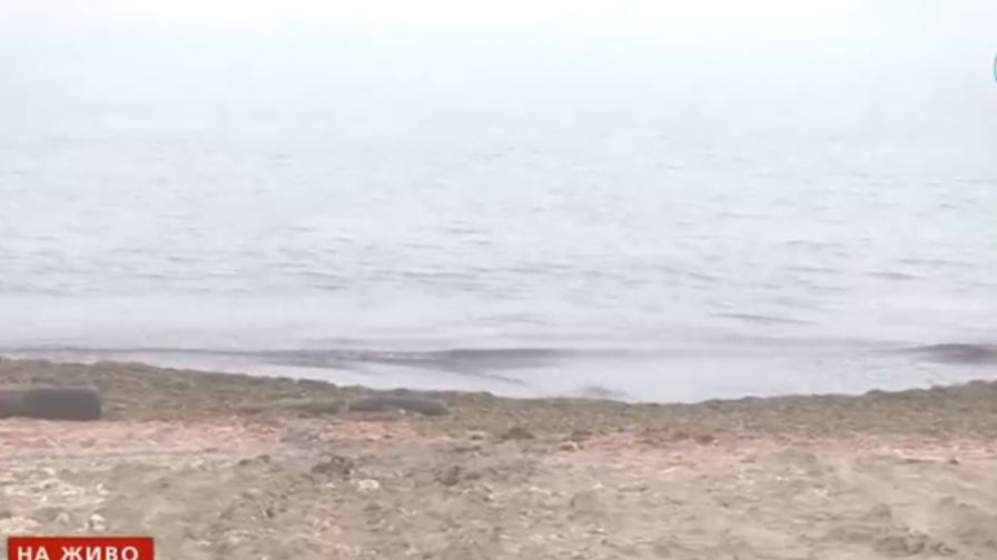 Подозрителен сак изплува в морето край Варна