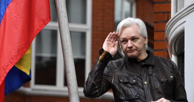 Арестуваха създателя на Уикилийкс в посолството на Еквадор в Лондон