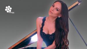 Лола Астанова