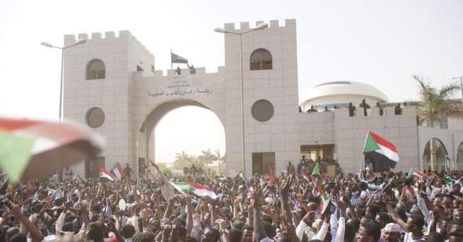 Министърът на отбраната на Судан Ауад Мохамед Ахмед Бин Ауф