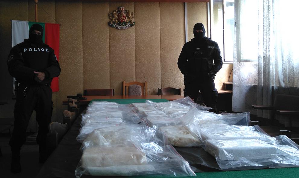  Строителни служащи разкрили сака с кокаин край Варна 