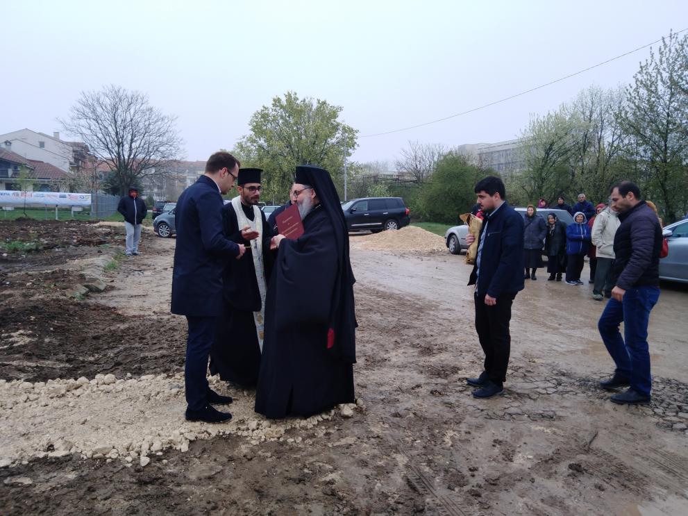 Положиха основният камък в градежа на новия храм "Св.Лука Кримски" в Добрич