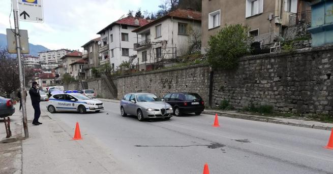 Момче пострада тежко при сблъсък с кола тази сутрин в