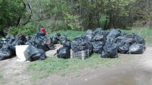 Събраха над 100 чувала с боклук от брега на Марица