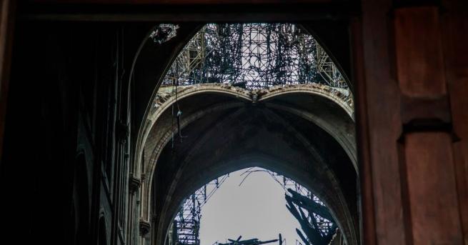 Катедралата Нотр Дам“ ще бъде възстановена в автентичния й видФранция