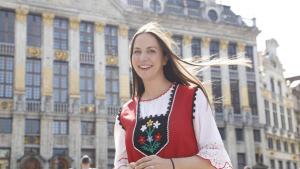 Ева Майдел повежда Голямото българско хоро в Брюксел за трета