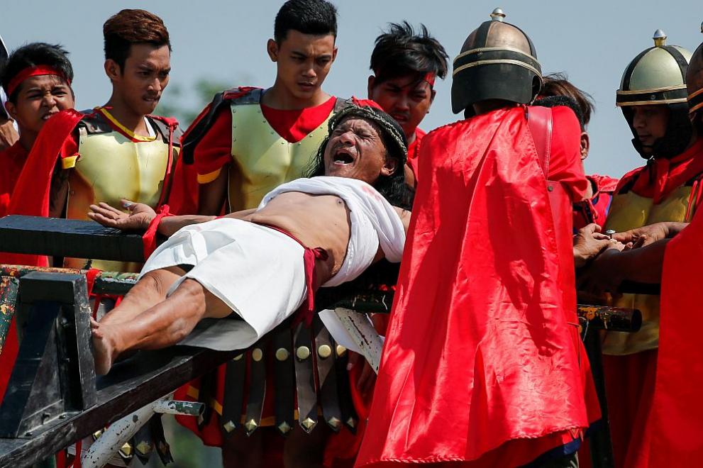  Филипините кръст разтягане Разпети петък 