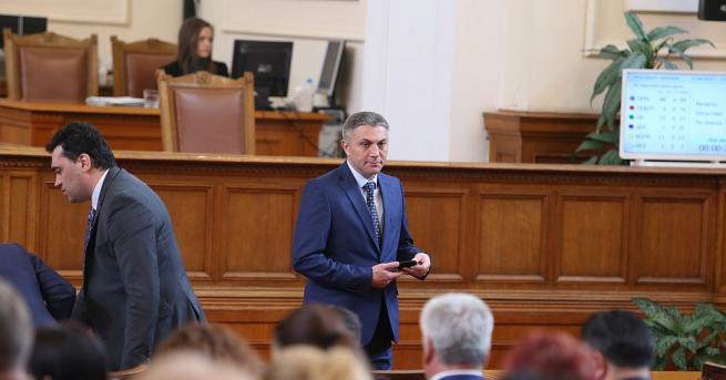 ДПС отново изпраща Делян Пеевски в Европарламента Той ще заема