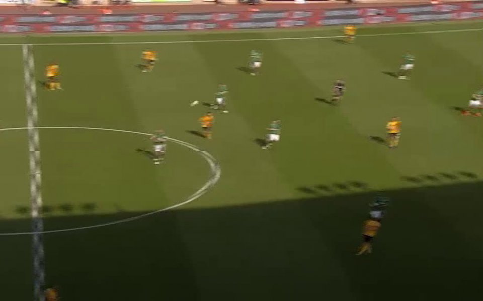 Уулвърхемптън демонстрира признаци на криза, след като у дома не