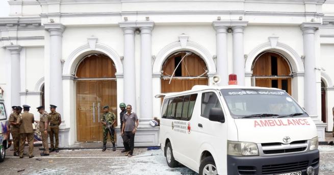 Най-малко 42-ма души са загинаха днес в Шри Ланка при