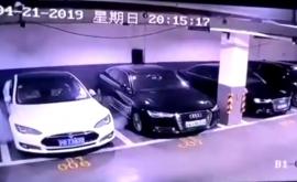  <p>Tesla се самозапали и взриви</p> 