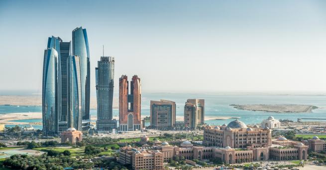 Абу Даби столицата на Обединените арабски емирства и на едноименното