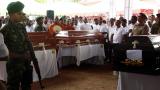  Погребение на жертви на атентатите в Шри Ланка 