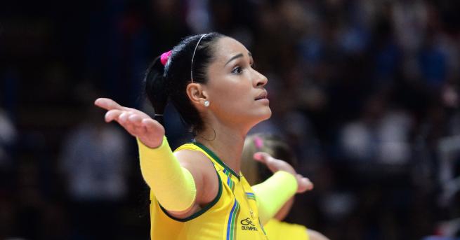 Свят Олимпийска шампионка припадна по време на интервю Бразилската волейболистка