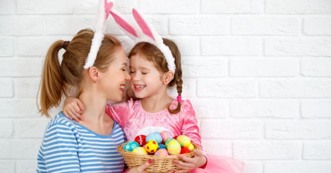 Милиони християни по света празнуват възкресението на Исус Христос Боядисани