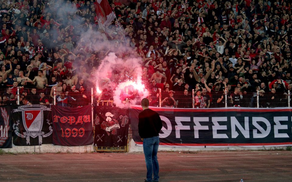 Вратарят Георги Петков от Славия е с отнети права за