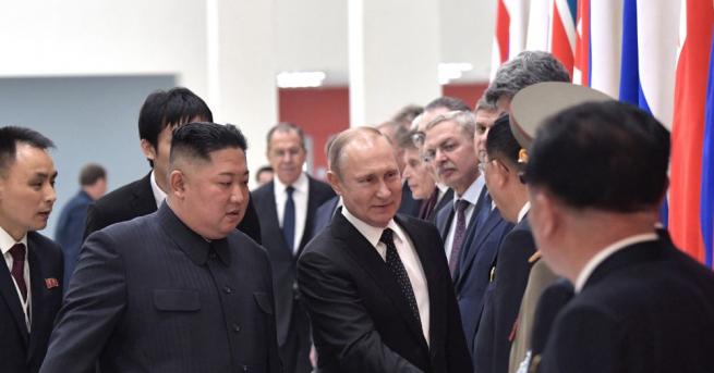 Приключи срещата на четири очи между Путин и Ким съобщиха