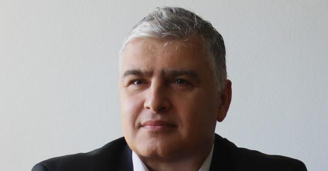 Председателят на Комисията по хазарта Александър Георгиев е освободен срещу