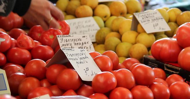 По скъпи домати но по евтини краставици очакват клиентите на пазара в
