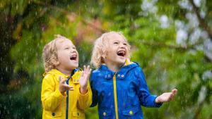 времето дъжд деца поляна