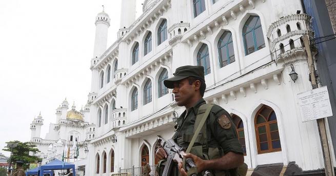 Президентът на Шри Ланка Маитхрипала Сирисена забрани с указ две