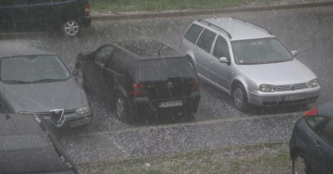 Силна гръмотевична буря се разрази над София в следобедните часове