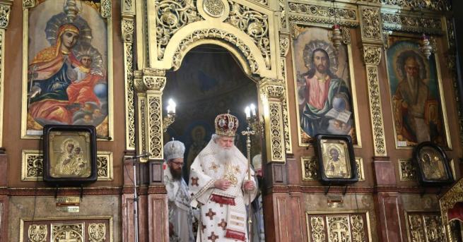 Българският патриарх Неофит оглави богослужението за т. нар. Второ Възкресение