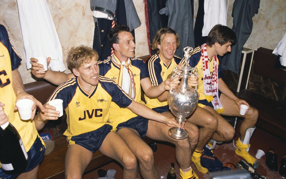 Арсенал с нов ретро екип, вдъхновен от епичния сезон 1988/1989
