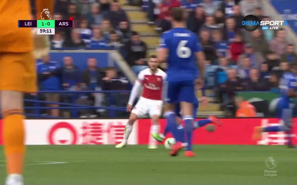 В 59-ата минута на двубоя между Лестър и Арсенал, Тилеманс