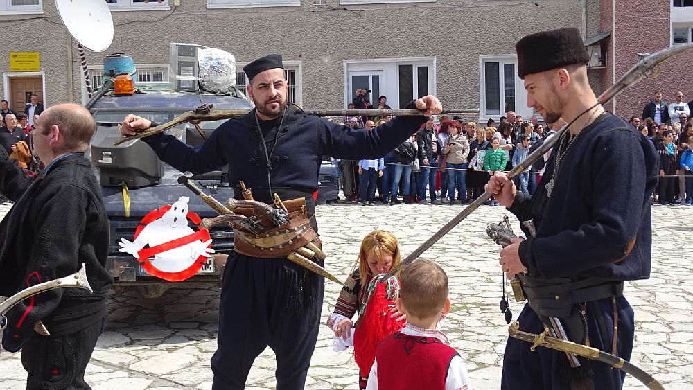 Кукери в село Елешница гониха злите сили