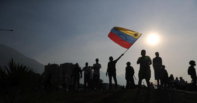 Венецуелски съд издаде заповед за арест на опозиционния политик Леополдо