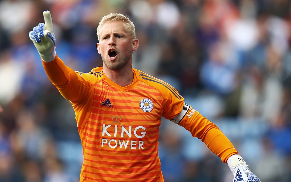 Вратарят на Лестър Каспер Шмайхел отправи окуражителни думи към приятеля