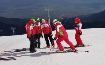 Националните отбори на България в алпийските ски започнаха от 2