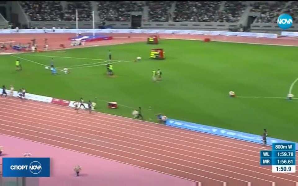 Двукратната олимпийска шампионка Кастер Семеня спечели бягането на 800 метра