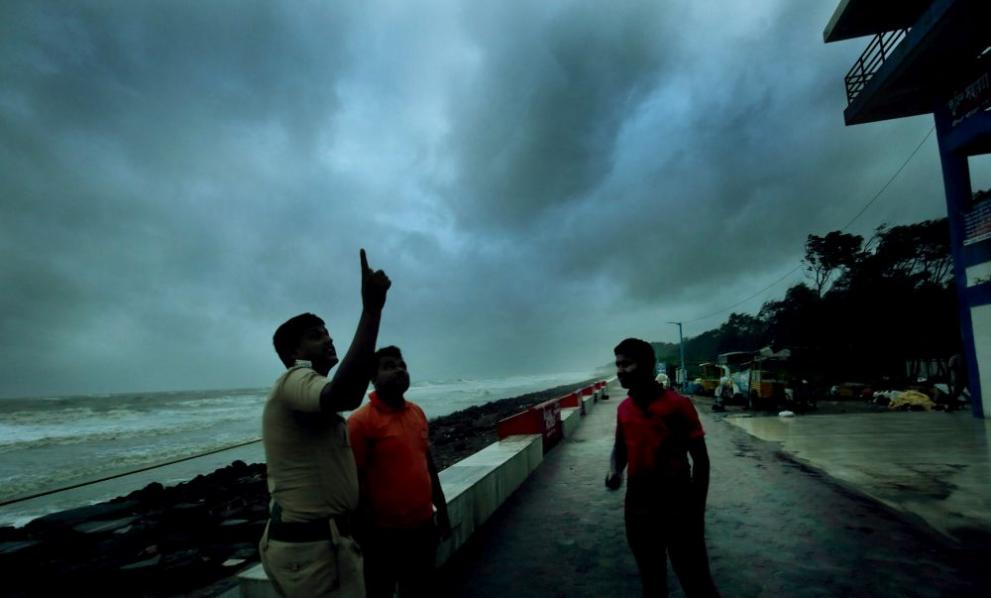 Мощният циклон Фани взе 15 жертви в Индия и Бангладеш