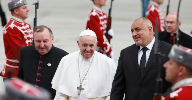 Бойко Борисов: Харесвам папата, в разговорите си с него научавам