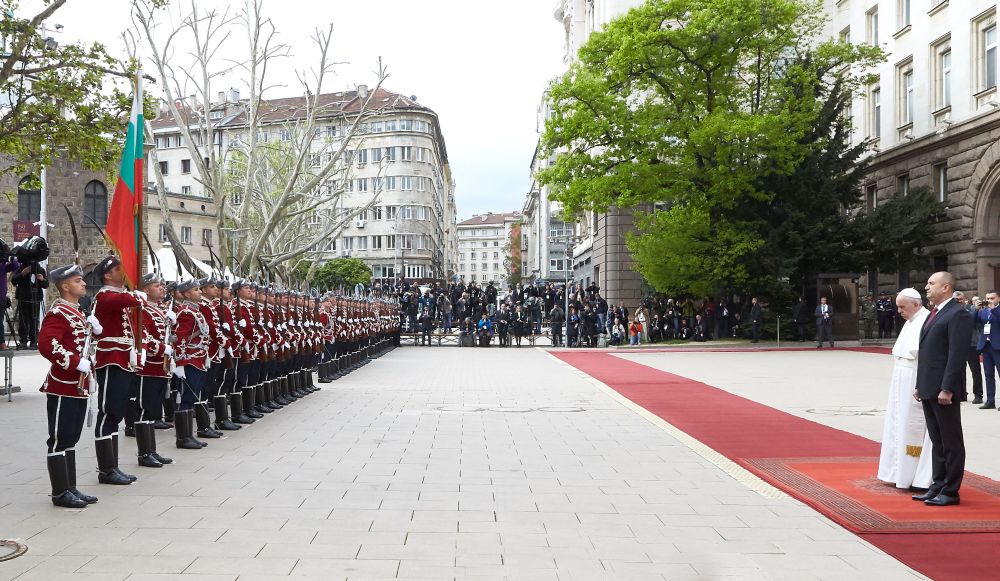 Папа Франциск в България