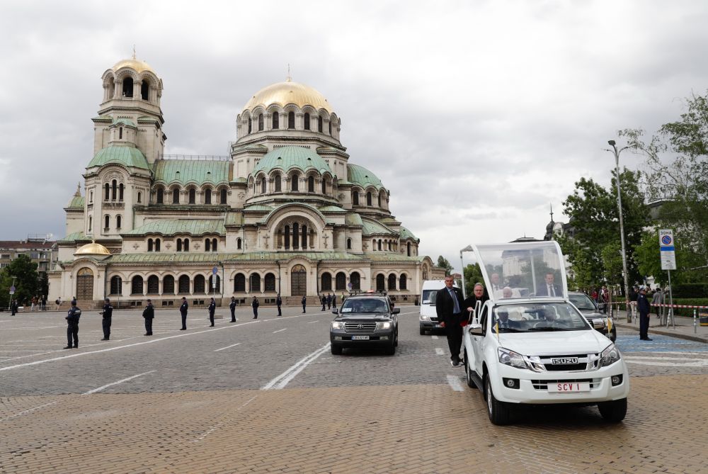 Папа Франциск в България