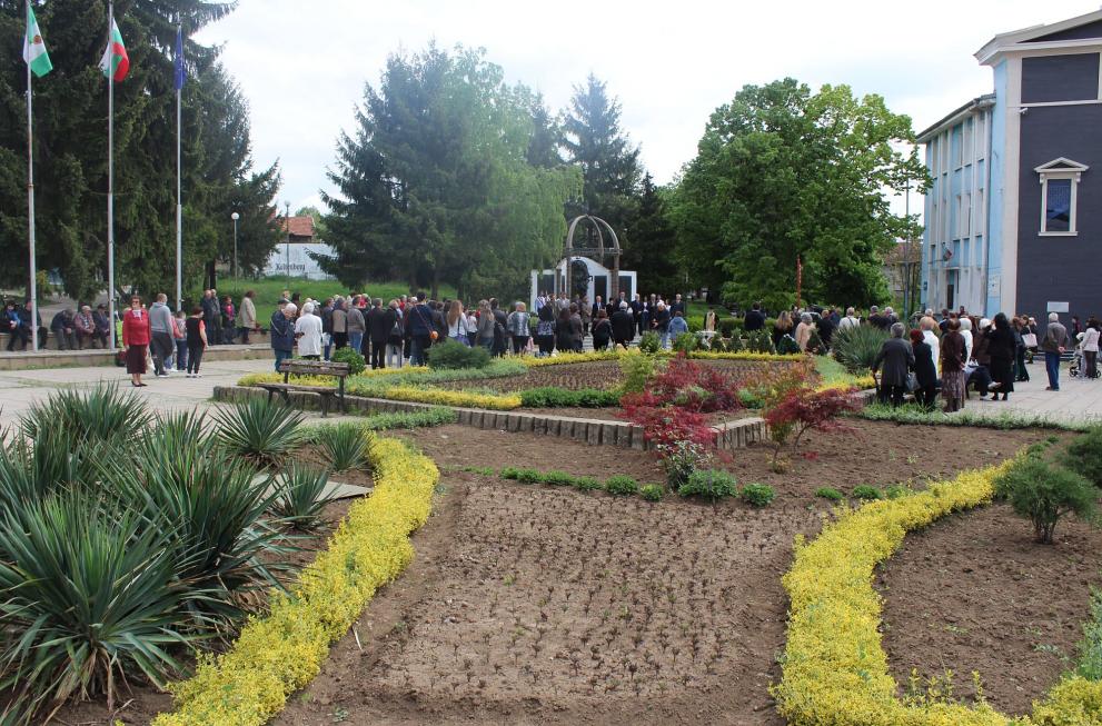 Запасните организираха тържеството за Гергьовден на площада