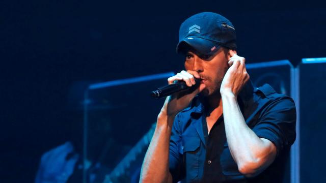 Хулио и Енрике Иглесиас: Баща и син след години на раздяла най-накрая се събират отново