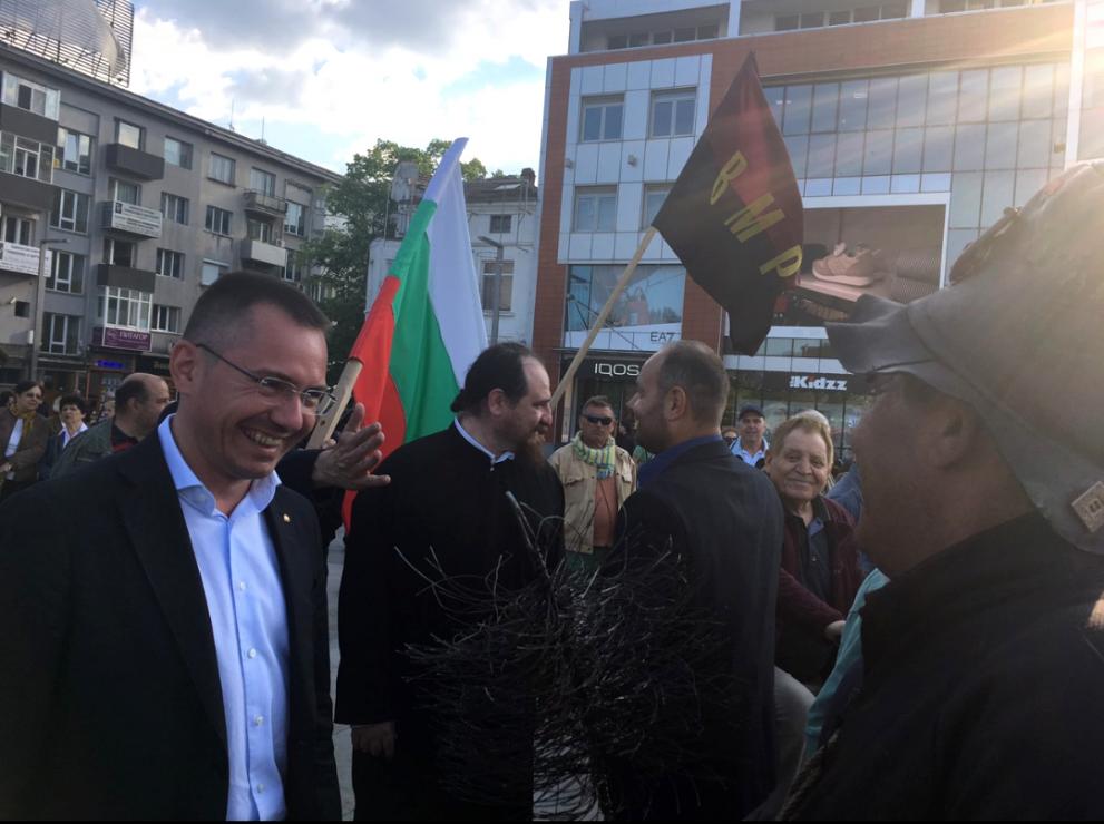 От Бургас, Ангел Джамбазки хвърли ръкавицата към застъпниците на тезата за повече права и интегритет на ромите в ЕС.