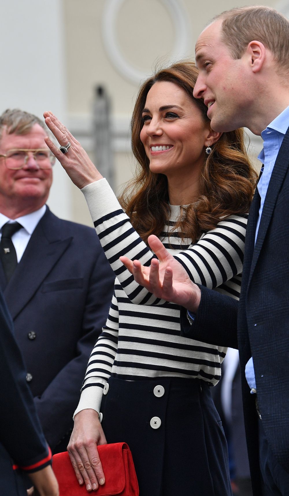 Херцозите на Кембридж откриха Купата на краля на историческия кораб "Къти Сарк" в Гринуич в присъствието на представители на благотворителните организации и кралската фондация