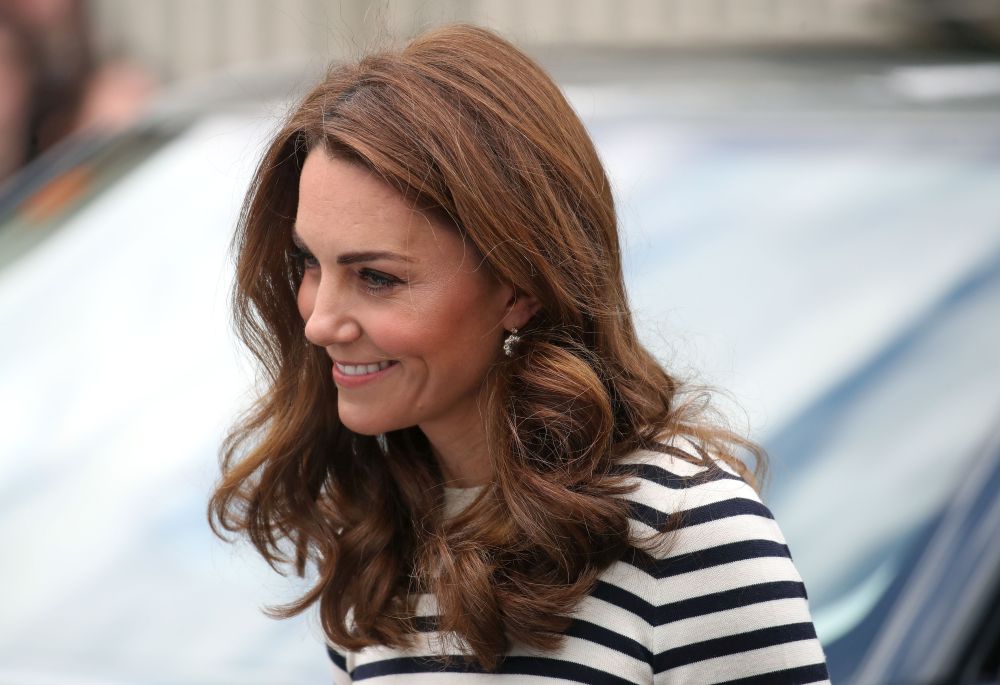 Херцозите на Кембридж откриха Купата на краля на историческия кораб "Къти Сарк" в Гринуич в присъствието на представители на благотворителните организации и кралската фондация