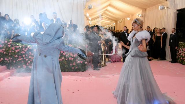 Зендая превърна приказката в реалност на Met Gala: Смая всички с вълшебна рокля (СНИМКИ/ВИДЕО) 